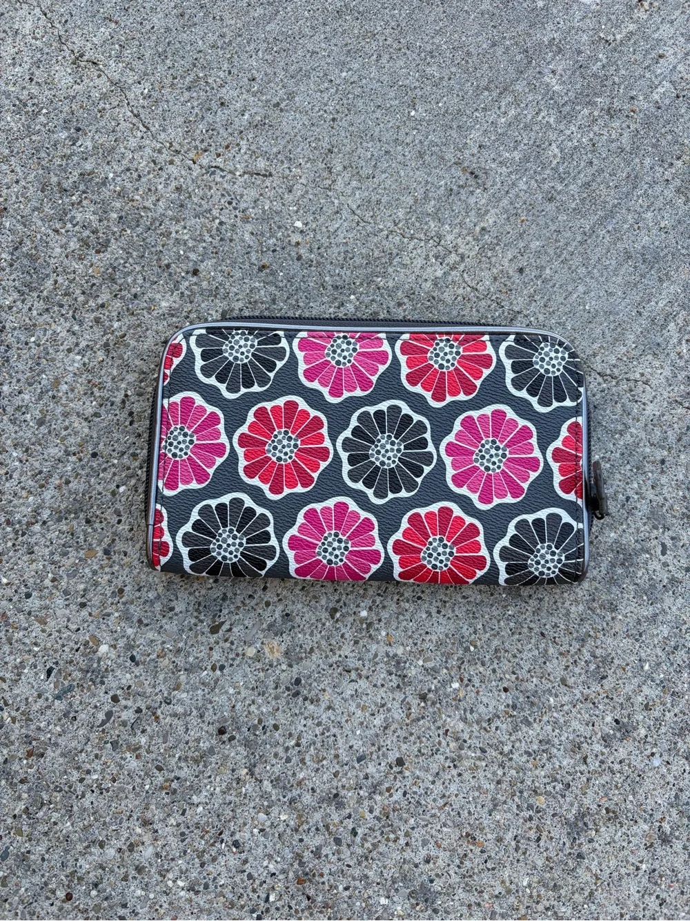 Vera Bradley Coated wallet zip around Black Gray Red Pink - Picture 3 of 4